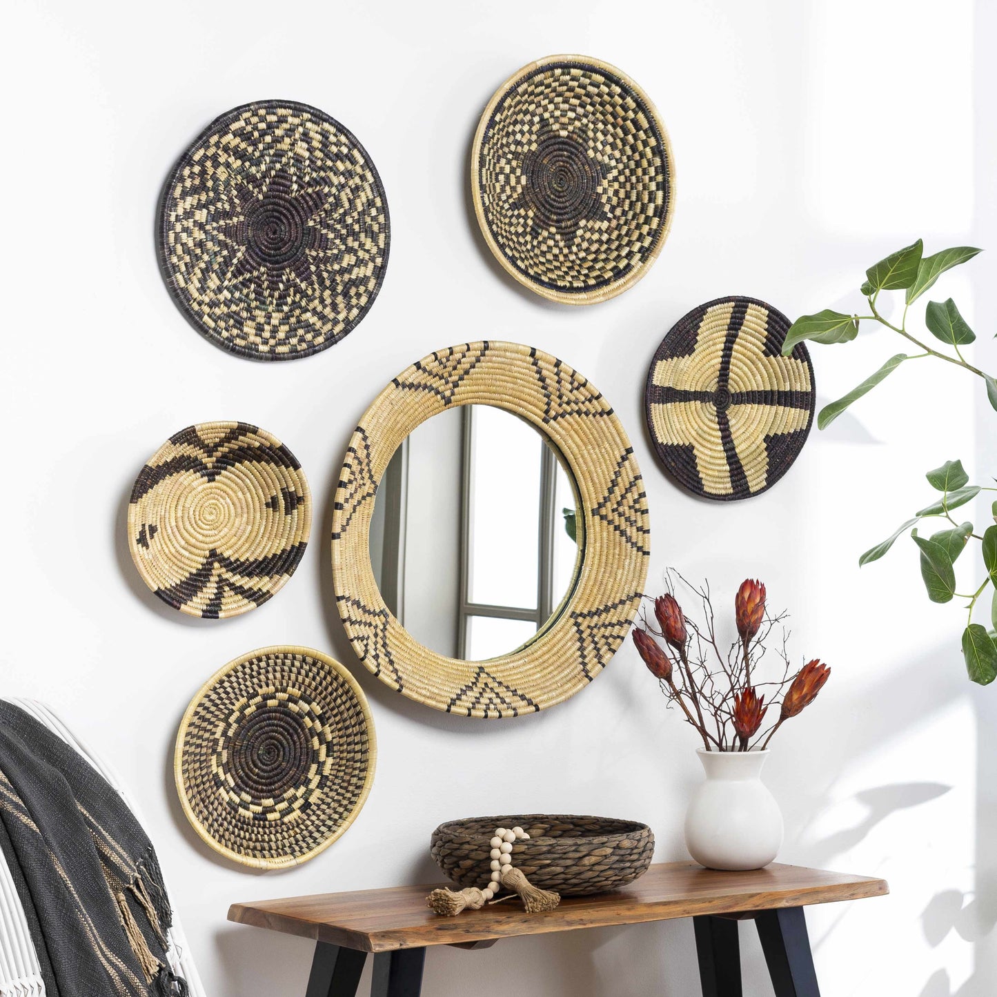 Quinipot Natural Woven Circular Moonj Grass Tapestry