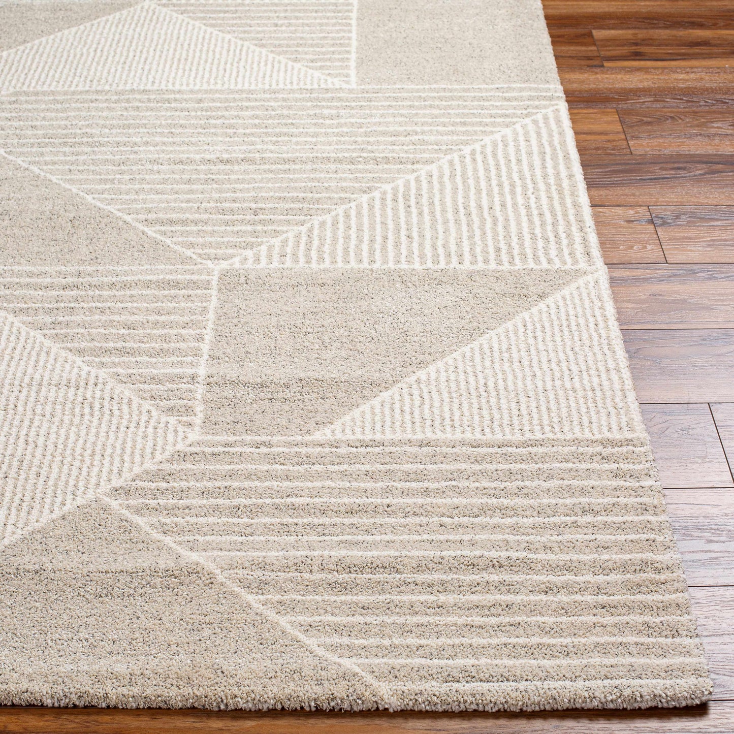 Almas Luxe  Rug